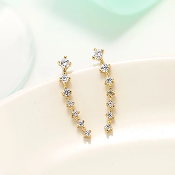 New Beautiful 18K Silver Rose Gold Plated Diamond Stud Earrings - Picture 5 of 8